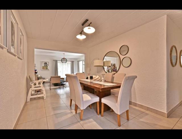 3 BEDROOM APARTMENT FOR SALE IN BRYANSTON